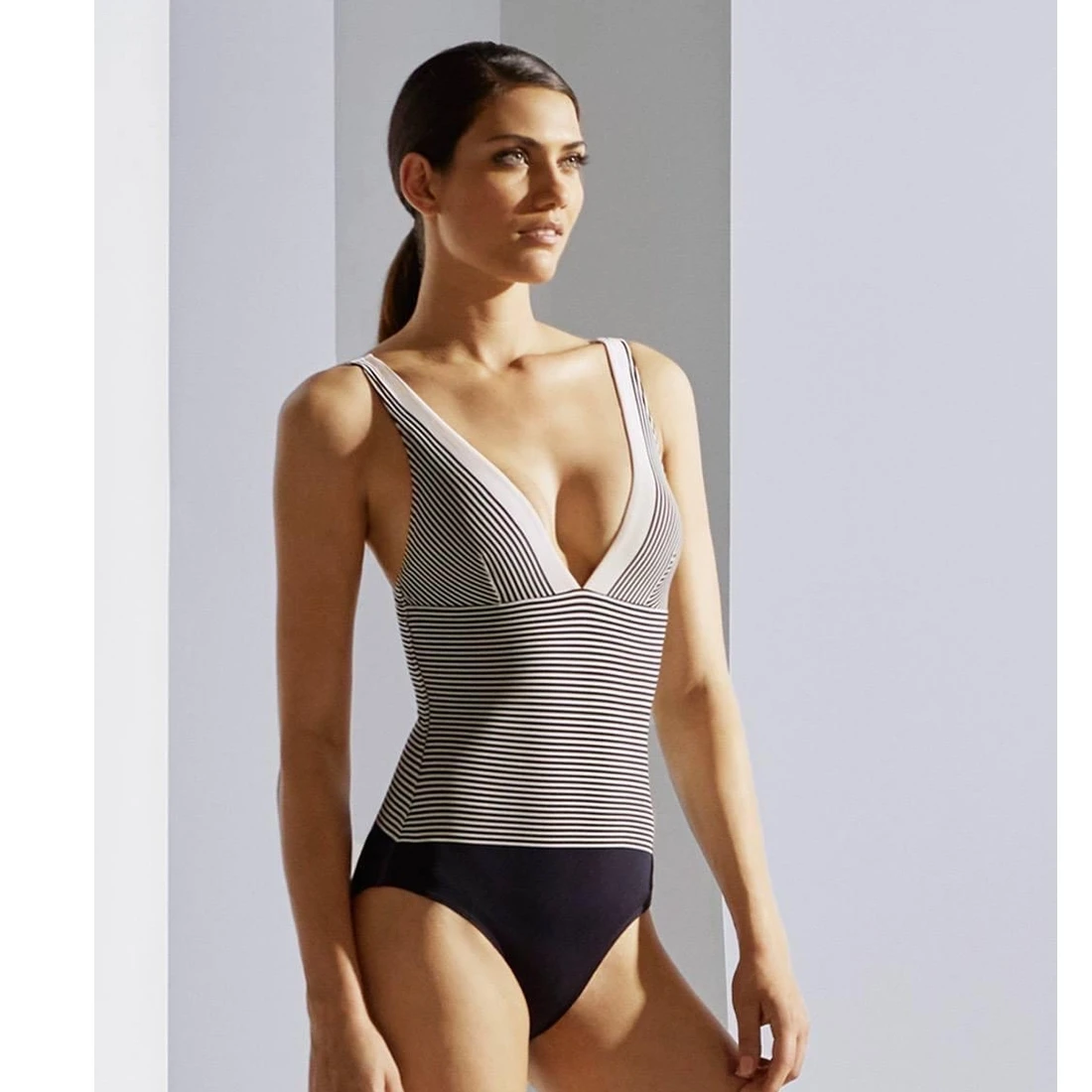 Maillot De Bain Une Pièce Triangle Avec Mousses Lezaka 3 Maillot De Bain Une Pièce Triangle Avec Mousses Lezaka